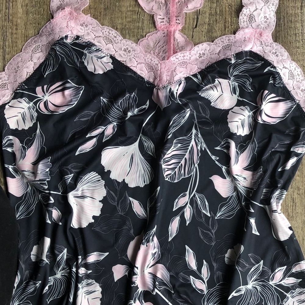 La Vie En Rose cami  pink/black floral pattern SZ M - Picture 4 of 10